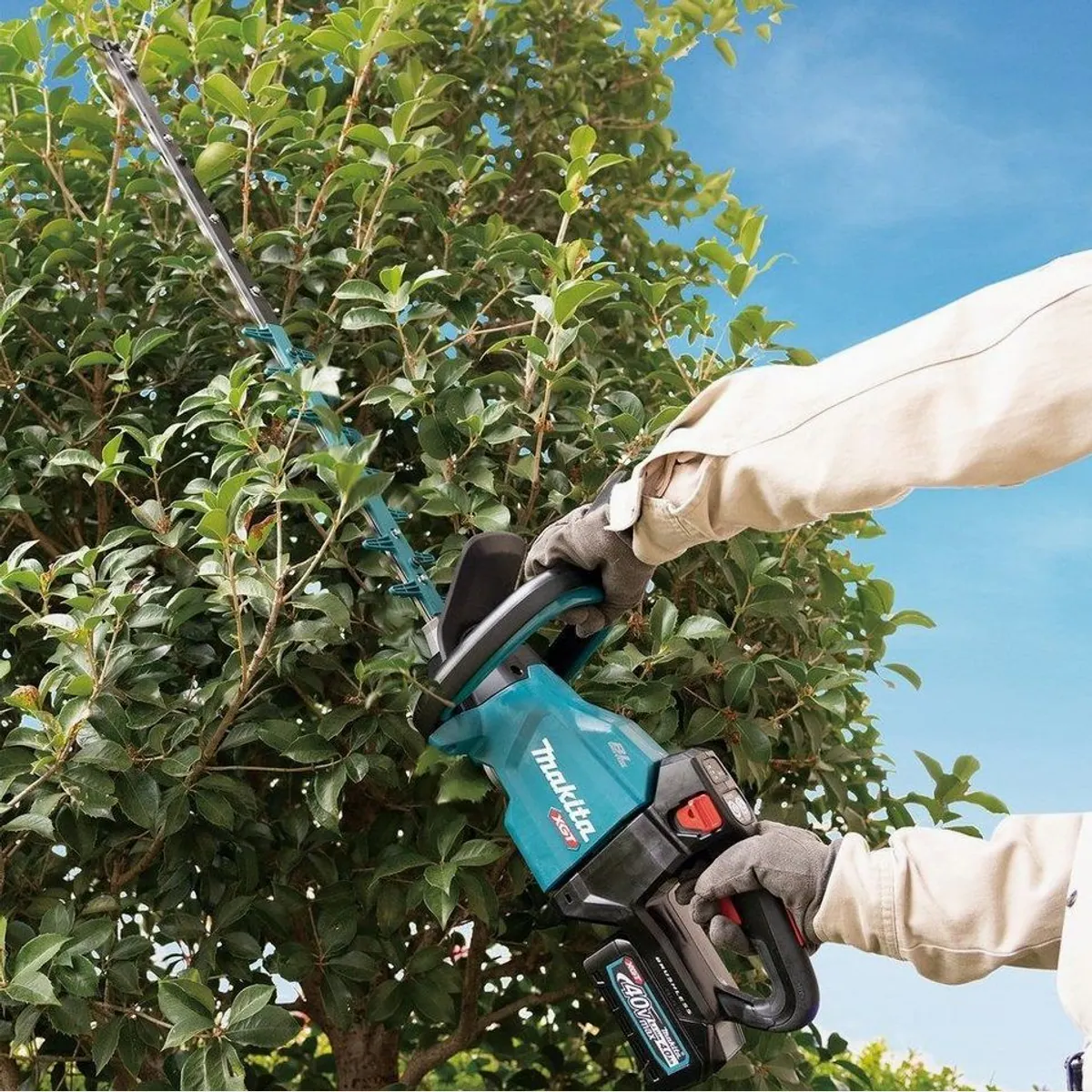 Makita XGT Akku-Heckenschere UH005GD201, 40V, 75 cm, 2x2,5 Ah Li-Ion, spritzwassergeschützt 2