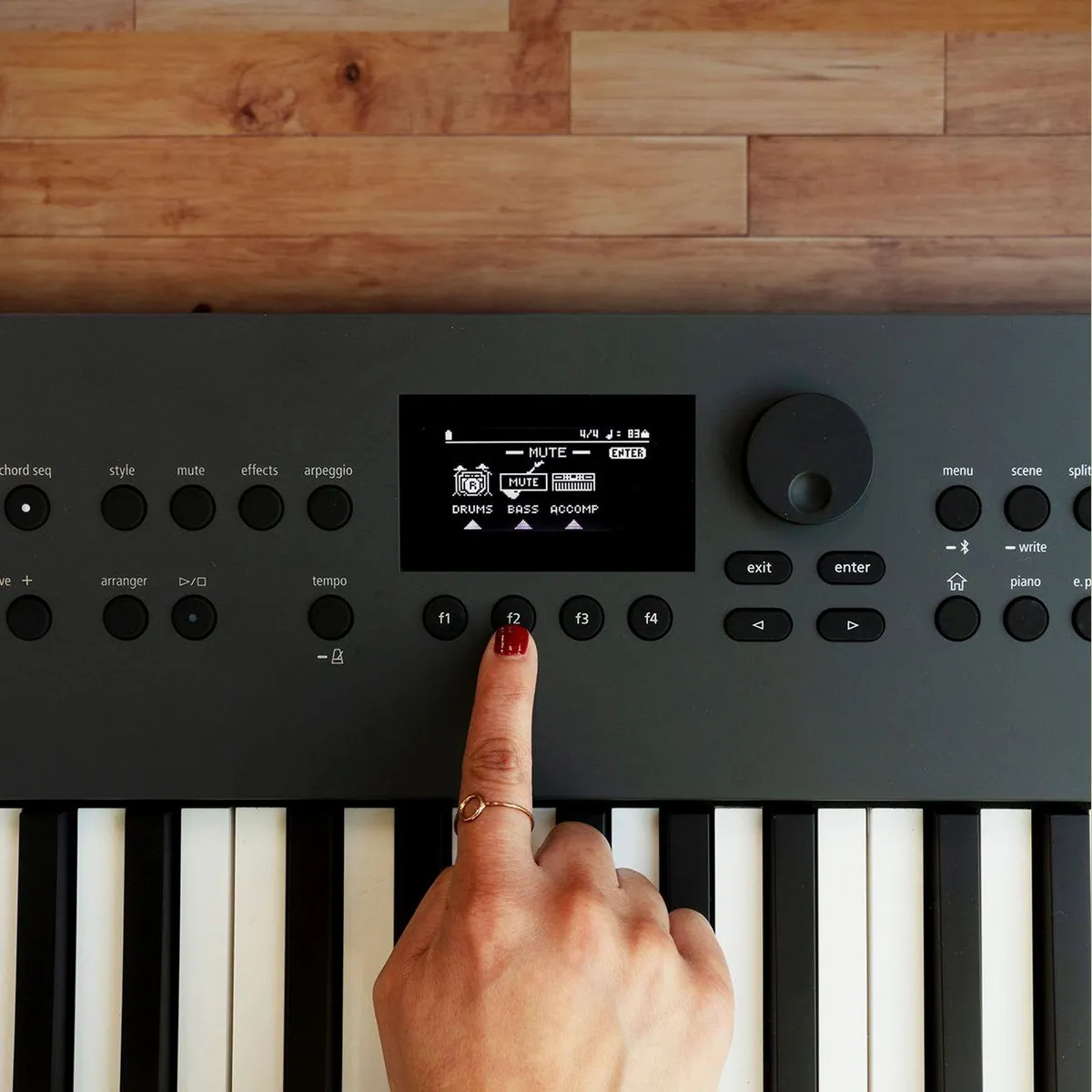 Roland GO:KEYS 5 Keyboard, 61 anschlagsdynamische Tasten, Zen-Core Soundengine, Bluetooth 5.0 5