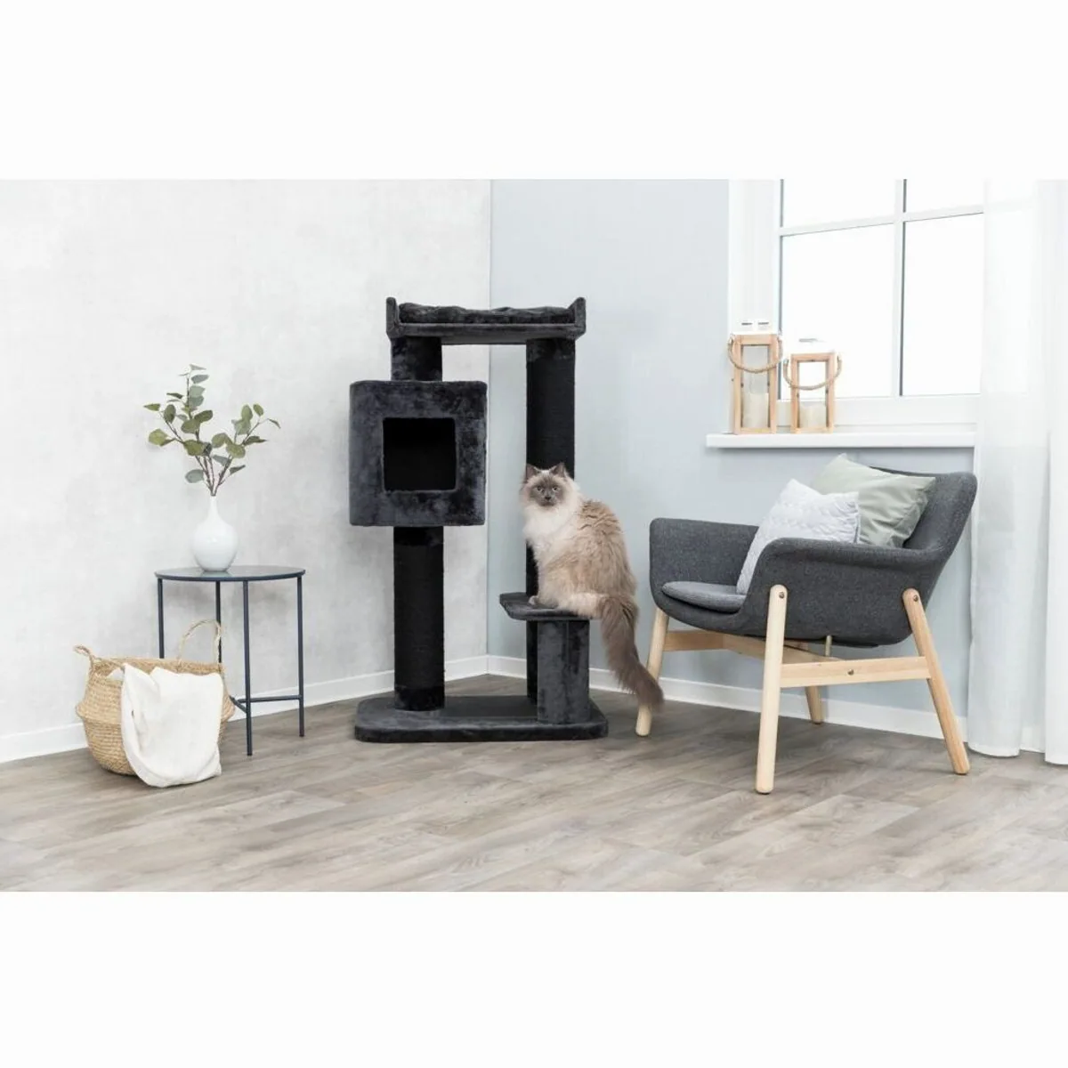 Trixie Kratzbaum XXL Izan, stilvolles Design, robuste Materialien, großzügige Liegeflächen 4