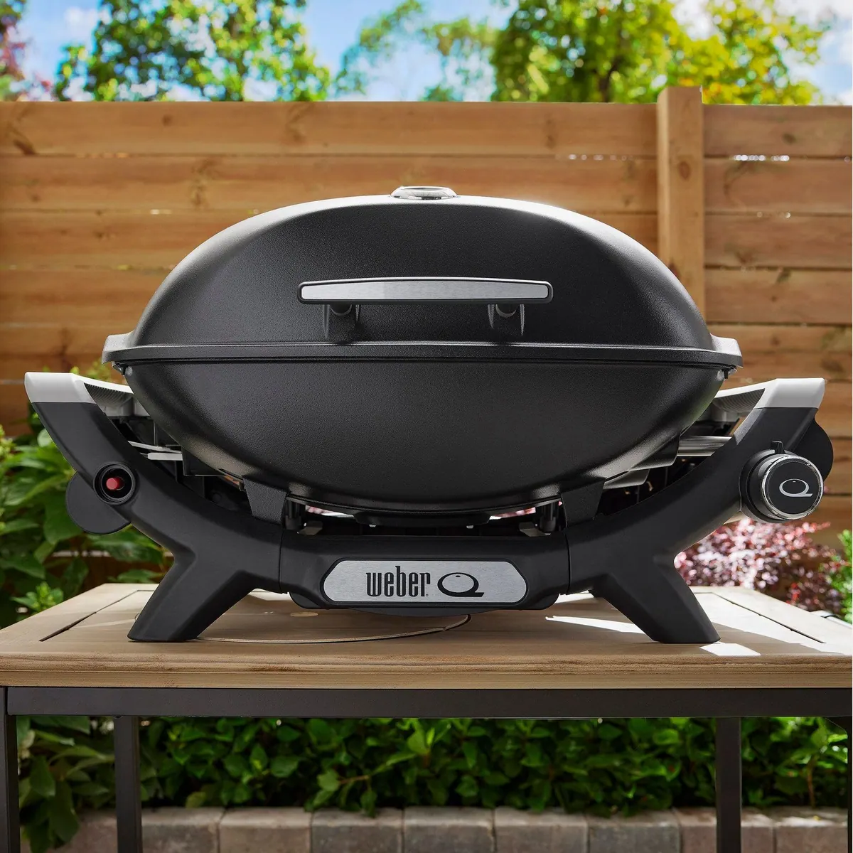 Weber Q2100N Gasgrill, kompakt, mit Deckelthermometer und Piezo-Zündung 4
