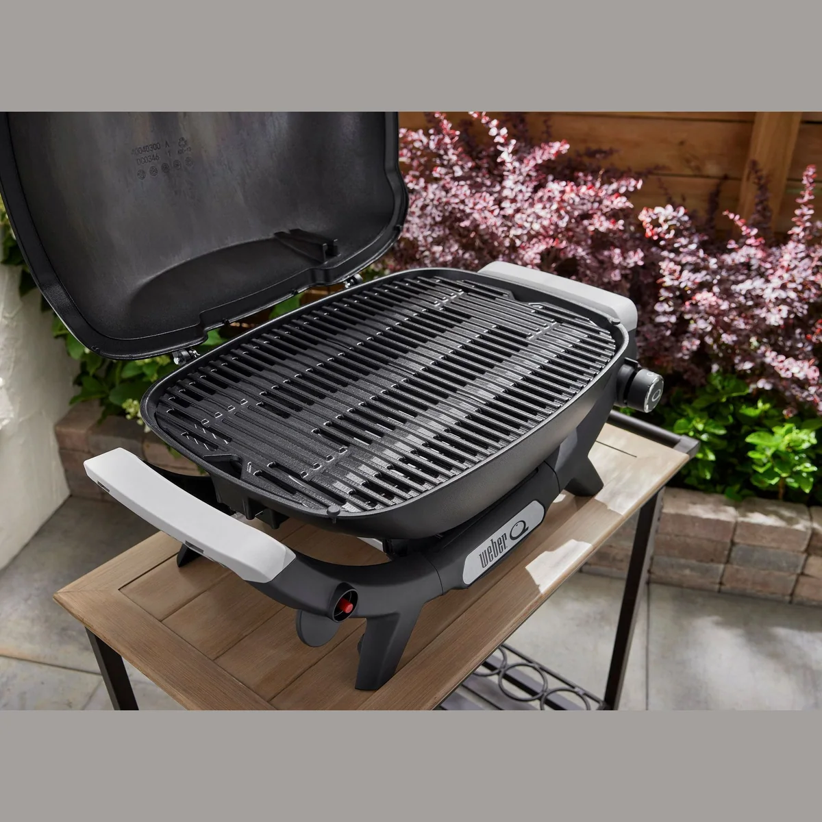 Weber Q2100N Gasgrill, kompakt, mit Deckelthermometer und Piezo-Zündung 5