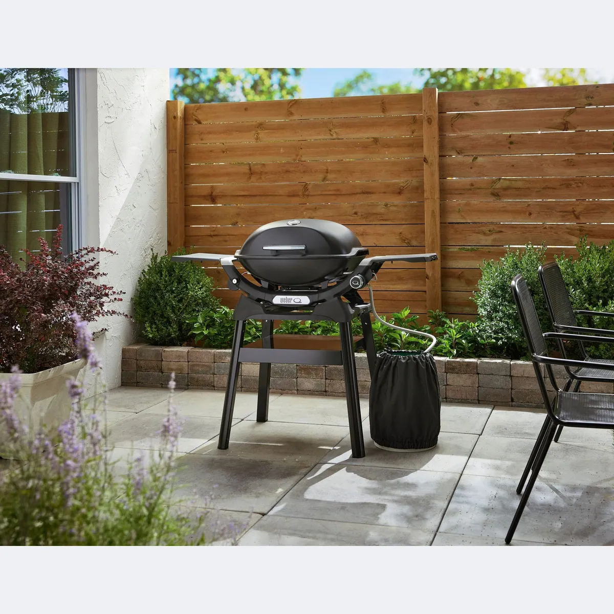 Weber Q2200N Gasgrill, integriertes Thermometer, abnehmbare Seitentische 5