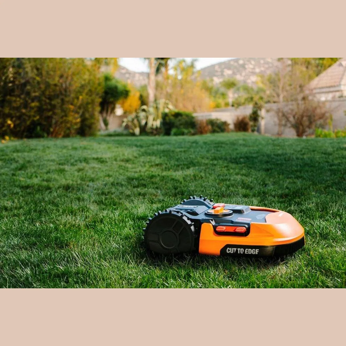 Worx Landroid M700 Plus, Rasenmähroboter für bis zu 700 m², WiFi/Bluetooth, Cut to edge 2